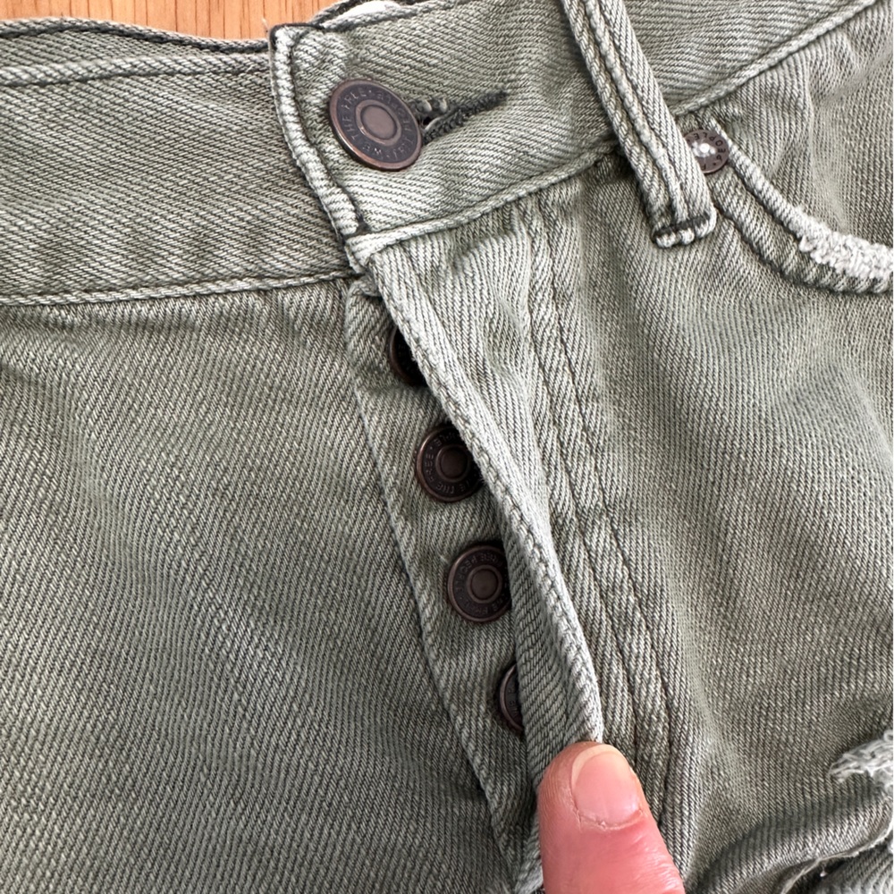 Free People We The Free Olive Geeen Distressed Denim Shorts Size 25 - Picture 6 of 8